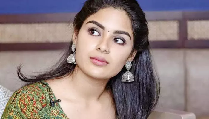 అమ్మ కోసమే అతని చెంప పగలగొట్టా: సంయుక్త మీనన్ అమ్మ కోసమే అతని చెంప పగలగొట్టా: సంయుక్త మీనన్