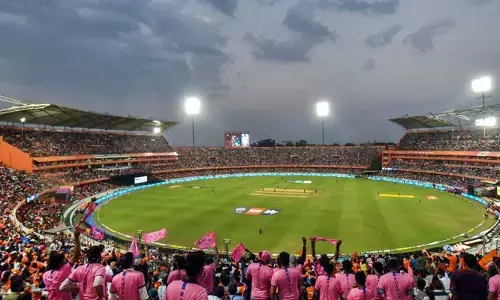 ఉప్పల్ స్టేడియంలో నకిలీ టికెట్ల కలకలం