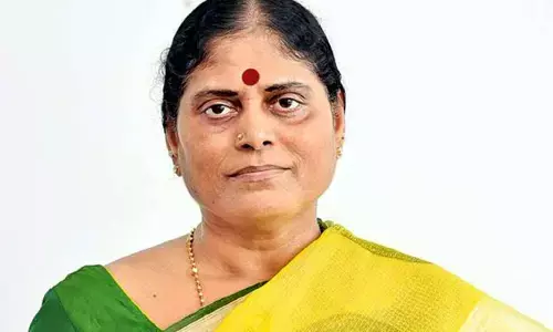 ‘రైతులను కొట్టించినప్పుడు ఎందుకు స్పందించలేదు’