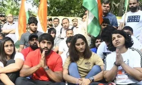 మహిళా రెజ్లర్లపై లైంగిక వేధింపులు.. స్పందించిన సుప్రీంకోర్టు