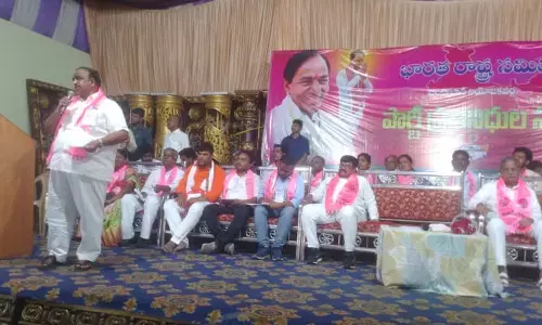 సంక్షేమం, అభివృద్ధి బీఆర్ఎస్ ప్రగతికి చిహ్నాలు : ఎమ్మెల్యే సతీష్ కుమార్