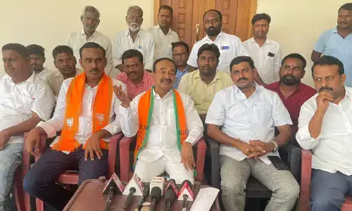 మానెరు వాగులో ఇసుక తవ్వకాలు ఆపకపోతే ప్రత్యక్ష కార్యాచరణ చేపడతాం: ఎమ్మెల్యే ఈటల రాజేందర్