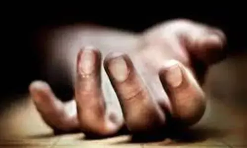 వారి బెదిరింపులకు భయపడి వ్యక్తి సూసైడ్..