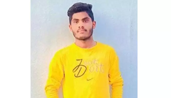 పిడుగుపాటుకు యువకుడి మృతి పిడుగుపాటుకు యువకుడి మృతి