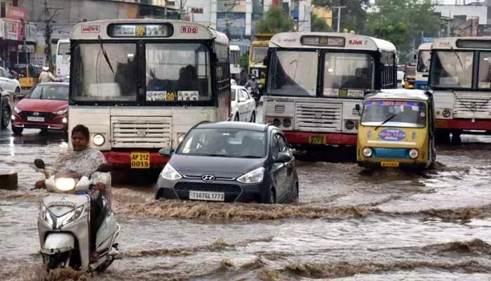 HYD : రికార్డు స్థాయిలో వర్షపాతం నమోదు HYD : రికార్డు స్థాయిలో వర్షపాతం నమోదు