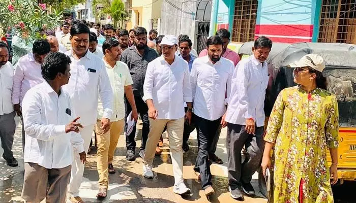 మెరుగైన మౌలిక వసతులు కల్పించడమే లక్ష్యం: ఎమ్మెల్యే కేపీ వివేకానంద్ మెరుగైన మౌలిక వసతులు కల్పించడమే లక్ష్యం: ఎమ్మెల్యే కేపీ వివేకానంద్