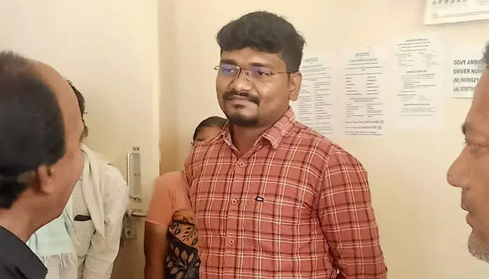 రోగిపై దాడి చేసిన వైద్యుడి సస్పెన్షన్ రోగిపై దాడి చేసిన వైద్యుడి సస్పెన్షన్