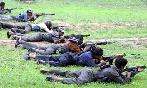 ప్రతి యేటా 400 మావోయిస్టుల లొంగుబాటు.. ఇన్ ఫార్మర్ల నెపంతో 1700 మంది హత్య!