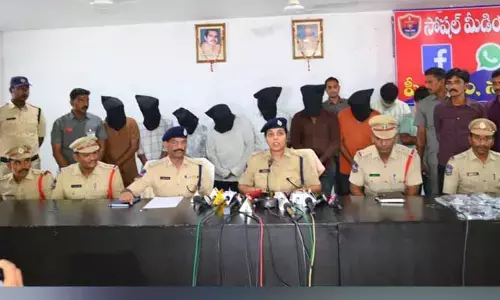 ఐపీఎల్ బెట్టింగ్ ముఠా ఆటకట్టు..