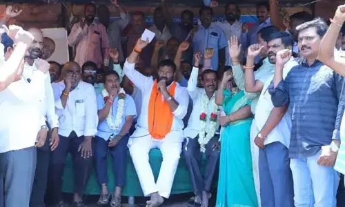 సూపర్ మ్యాక్స్ కంపెనీ కార్మికులకు అన్యాయం చేస్తే ఊరుకోం: మాజీ ఎమ్మెల్యే కూన శ్రీశైలం గౌడ్