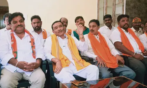 రైతాంగం ఆపదలో ఉంటే.. బీఆర్ఎస్ నేతల దావత్ లు : మాజీ ఎమ్మెల్యే గుజ్జుల రామకృష్ణా రెడ్డి