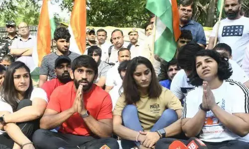 మా ‘మన్ కీ బాత్’ వినండి.. ప్రధాని మోడీకి రెజ్లర్ల విజ్ఞప్తి