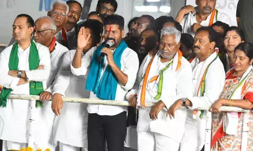 మంత్రి కేటీఆర్ ను బర్తరఫ్ చేయాల్సిందే : టీపీసీసీ చీఫ్ రేవంత్ రెడ్డి