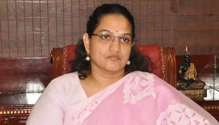 Kurnool: జర్నలిస్టుల అక్రిడిటేషన్ కార్డుల జారీ ప్రక్రియ షురూ Kurnool: జర్నలిస్టుల అక్రిడిటేషన్ కార్డుల జారీ ప్రక్రియ షురూ