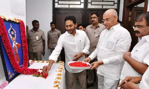 భగీరథ మహర్షికి సీఎం జగన్ నివాళి