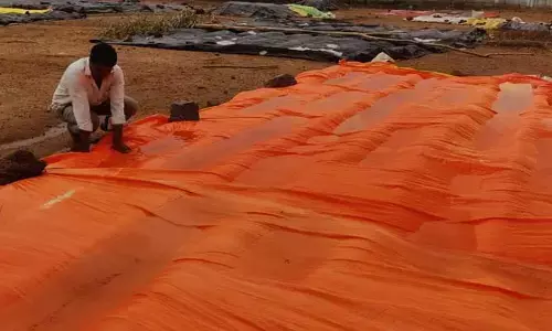 రైతో.. వర్షార్పణం...
