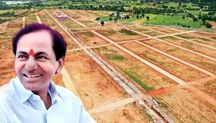 CM KCR: సీఎం కేసీఆర్ ప్రకటనతో పేదల్లో చిగురిస్తున్న ఆశలు CM KCR: సీఎం కేసీఆర్ ప్రకటనతో పేదల్లో చిగురిస్తున్న ఆశలు