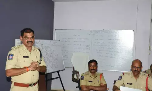 నకిలీ విత్తనాలు సరఫరా చేసే వారిపై కఠిన చర్యలు..