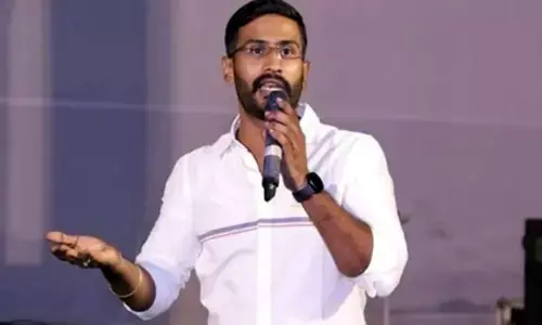 పర్మిషన్లు లేకున్నా అడ్మిషన్లు.. విద్యాశాఖ మంత్రి మౌనం ఎందుకు..?