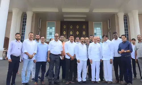 ఇలాంటి సచివాలయం కట్టించడం ఒక్క కేసీఆర్‌కే సాధ్యం: హోంమంత్రి మహమూద్​ అలీ