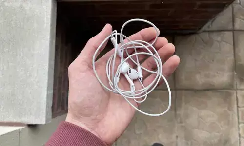 Apple వైర్డ్ ఇయర్‌పాడ్‌లకు USB టైప్-C పోర్ట్
