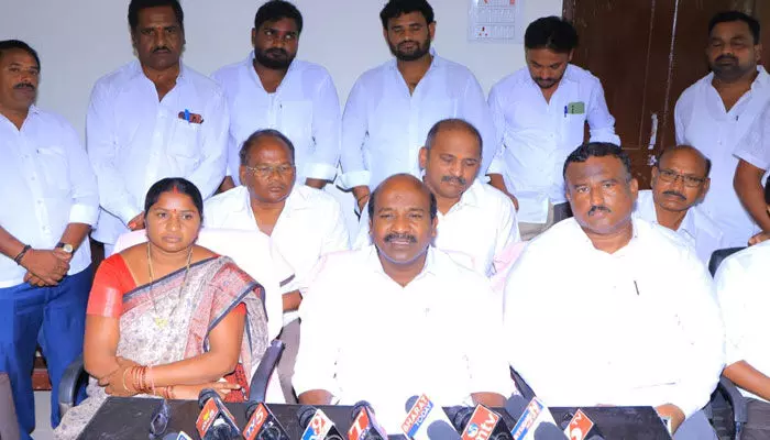 ‘బ్లాక్ మెయిల్ రాజకీయాలకు కేరాఫ్ రేవంత్ రెడ్డి’ ‘బ్లాక్ మెయిల్ రాజకీయాలకు కేరాఫ్ రేవంత్ రెడ్డి’