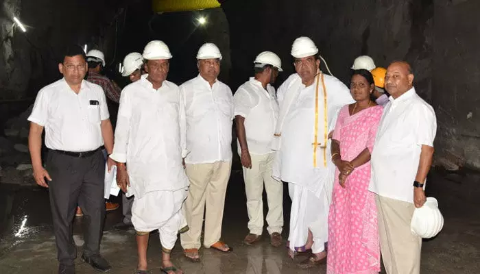 సీఎం కేసీఆర్ పథకాలు దేశానికి ఆదర్శం : స్పీకర్ పోచారం శ్రీనివాస రెడ్డి సీఎం కేసీఆర్ పథకాలు దేశానికి ఆదర్శం : స్పీకర్ పోచారం శ్రీనివాస రెడ్డి