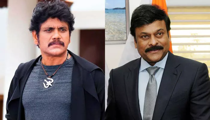 కొడుకుల కెరీర్ విషయంలో చిరంజీవిని చూసి నాగార్జున నేర్చుకోవాలి..? కొడుకుల కెరీర్ విషయంలో చిరంజీవిని చూసి నాగార్జున నేర్చుకోవాలి..?