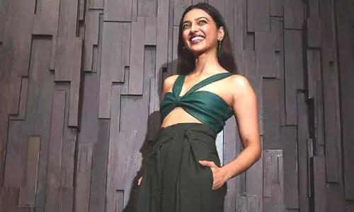తమను కూడా హీరోలతో సమానంగా చూడాలంటున్న రాధికా ఆప్టే