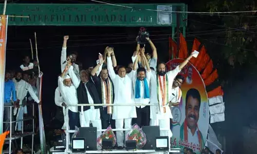 తెలంగాణ కాంగ్రెస్‌లో ఆసక్తికర పరిణామం.. బలగం సినిమాను మించిన సీన్!