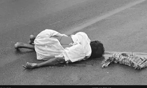 గుర్తు తెలియని వాహనం ఢీకొని వ్యక్తి మృతి
