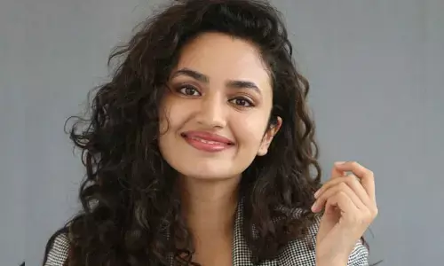 బిడ్డను ప్రోత్సహించినట్లుగా ఎంకరేజ్ చేసిన నిర్మాతలు