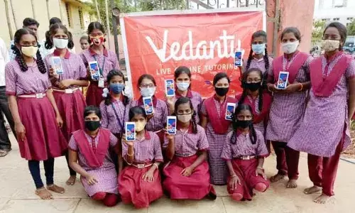 JEE మెయిన్ పరీక్షలో సత్తా చాటిన BC గురుకుల విద్యార్థులు