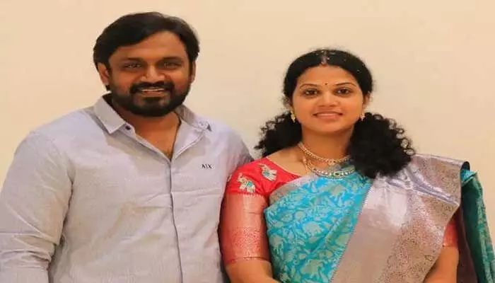 బ్రేకింగ్ : ఎమ్మెల్యే భర్త, మాజీ ఎమ్మెల్సీ అరెస్ట్ బ్రేకింగ్ : ఎమ్మెల్యే భర్త, మాజీ ఎమ్మెల్సీ అరెస్ట్