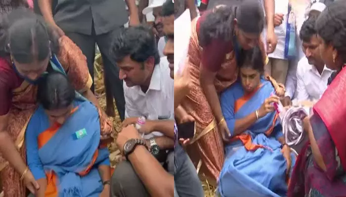 మీడియాతో మాట్లాడుతూ సొమ్మసిల్లి పడిపోయిన షర్మిల (వీడియో) మీడియాతో మాట్లాడుతూ సొమ్మసిల్లి పడిపోయిన షర్మిల (వీడియో)