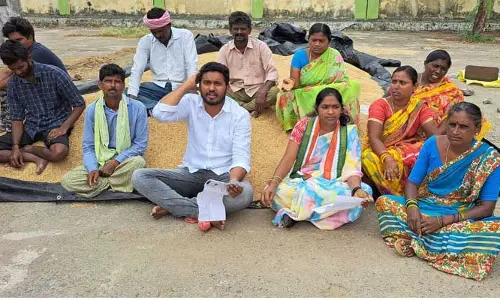 తడిసిన ధాన్యాన్ని షరతులు లేకుండా ప్రభుత్వం కోనుగోలు చేయాలి