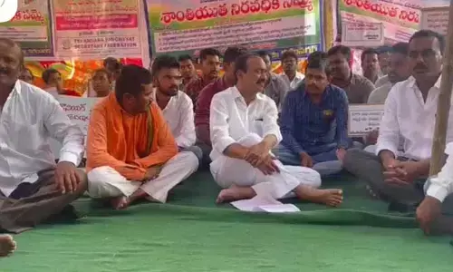 జూనియర్ పంచాయతీ కార్యదర్శుల పోస్టులను రెగ్యులర్ చేయాలి.. ఎమ్మెల్యే ఈటల రాజేందర్