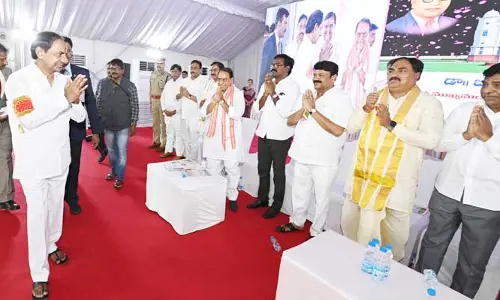 పాత నిర్ణయాలపైనే మంత్రుల సంతకాలు.. సీఎం చెప్పిన అబ్బురపడే పథకం ఎక్కడ?