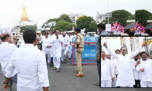 సెక్రటేరియట్‌ ప్రారంభోత్సవంలో స్పెషల్ అట్రాక్షన్‌గా మంత్రి మల్లారెడ్డి ఎంట్రీ