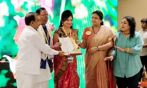 అవార్డులు బాధ్యతను పెంచుతాయి: సినీ నటి శ్రీజ
