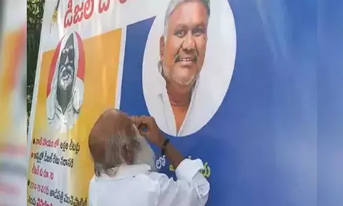 టీడీపీ, వైసీపీల మధ్య ఫ్లెక్సీ వార్.. డీజిల్ దొంగంటూ వెలసిన ఫ్లెక్సీపై జేసీ రియాక్షన్