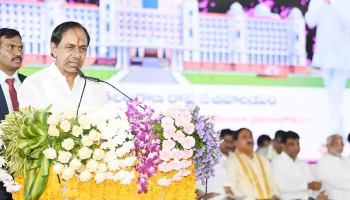 కొత్త సెక్రటేరియట్లో మీడియాపై ఆంక్షలు.. ఇకనుంచి ప్రెస్మీట్లన్నీ అక్కడే! కొత్త సెక్రటేరియట్లో మీడియాపై ఆంక్షలు.. ఇకనుంచి ప్రెస్మీట్లన్నీ అక్కడే!