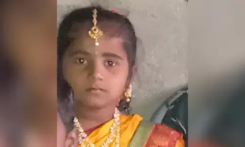 రోడ్డు ప్రమాదంలో చిన్నారి మరణం