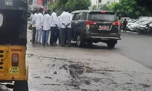 అదనపు కలెక్టర్ గారు.. జర అడ్డు జరగండి సారు...