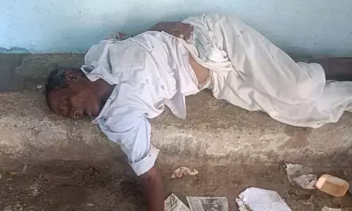 కల్తీ కల్లు సేవించి కల్లు దుకాణంలోనే కుప్పకూలి వ్యక్తి మృతి..