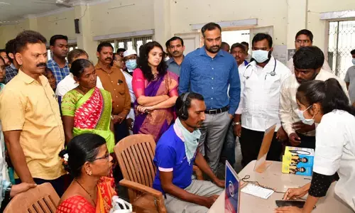 అన్ని రంగాల కార్మికులు హెల్త్ క్యాంప్ ను సద్వినియోగం చేసుకోవాలి  :  కలెక్టర్ ఆర్ .వీ కర్ణన్