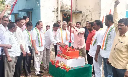 కార్మికుల సమష్టి పోరాట ఫలితమే మే డే : ఎమ్మెల్సీ జీవన్ రెడ్డి