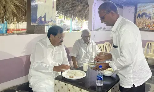 పాక ఇడ్లీకి వెంకయ్య నాయుడు ఫిదా.. భారతీయ వంటలను కాపాడుకోవాలంటూ ట్వీట్