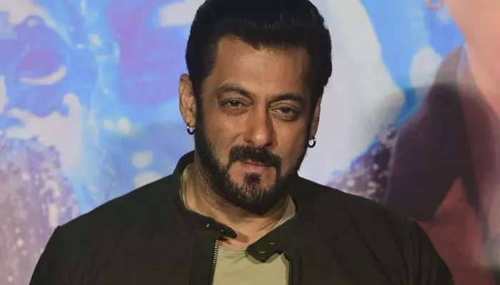 బాలీవుడ్ స్టార్ హీరో సల్మాన్ ఖాన్ ఇంట్లో తీవ్ర విషాదం.. ఎమోషనల్ పోస్ట్ వైరల్ బాలీవుడ్ స్టార్ హీరో సల్మాన్ ఖాన్ ఇంట్లో తీవ్ర విషాదం.. ఎమోషనల్ పోస్ట్ వైరల్