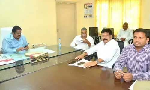 ధాన్యం కొనుగోలు వేగవంతం చేయాలి.. అదనపు కలెక్టర్ రమేష్..